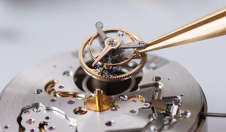 Precision Time: Expert Watch Overhauls by QuantumCreatorsBase